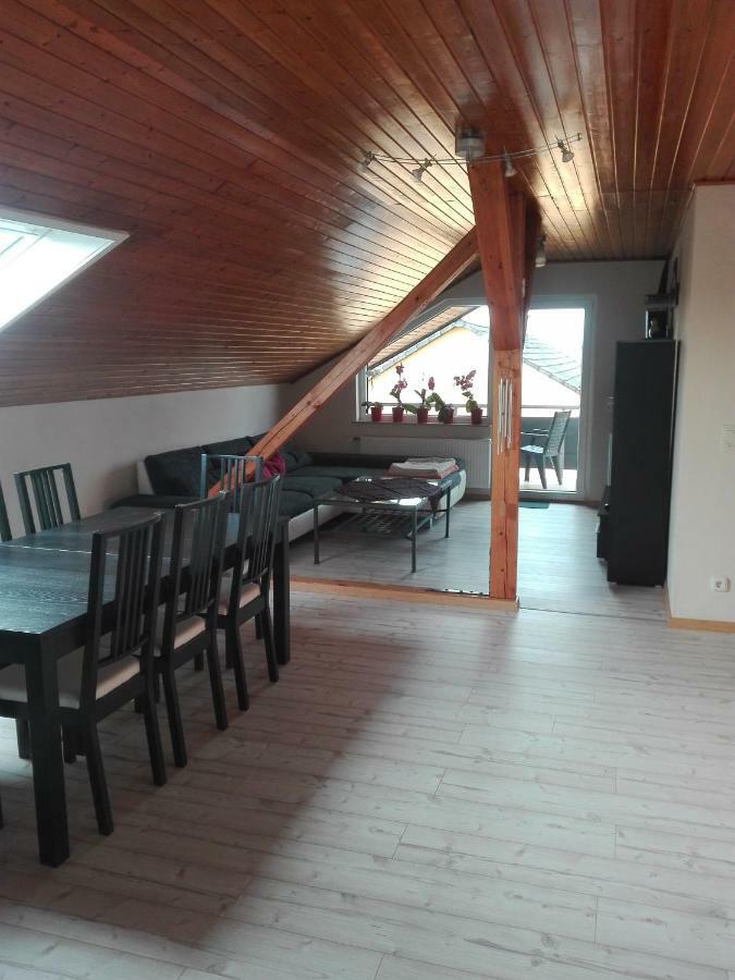 Obere Ferienwohnung Asshoff Zwischen Odenwald, Taubertal Und Bauland Berolzheim Exterior foto